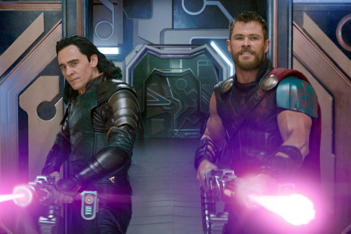 Bom tan ‘Thor: Ragnarok’ lot top 10 phim an khach nhat nam hinh anh