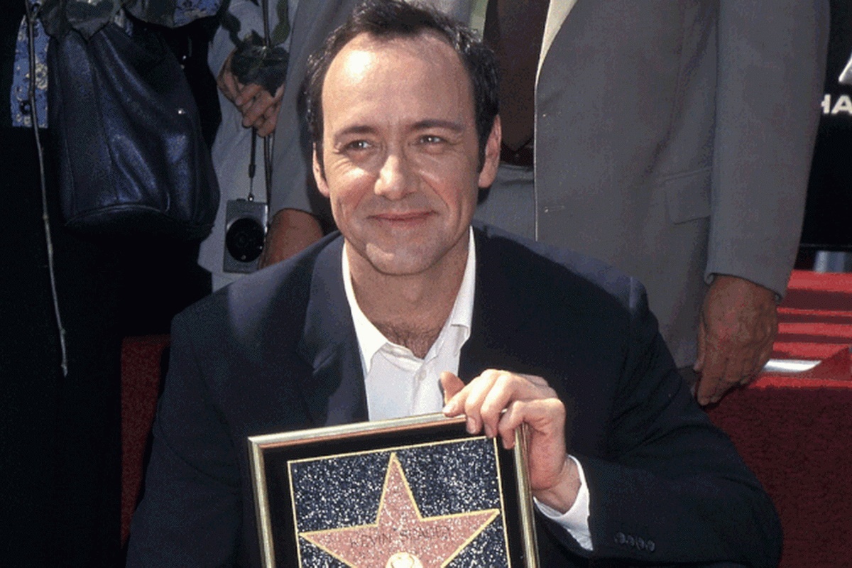 Cac guong mat dinh be boi sex khong bi tuoc sao tren Dai lo Danh vong hinh anh