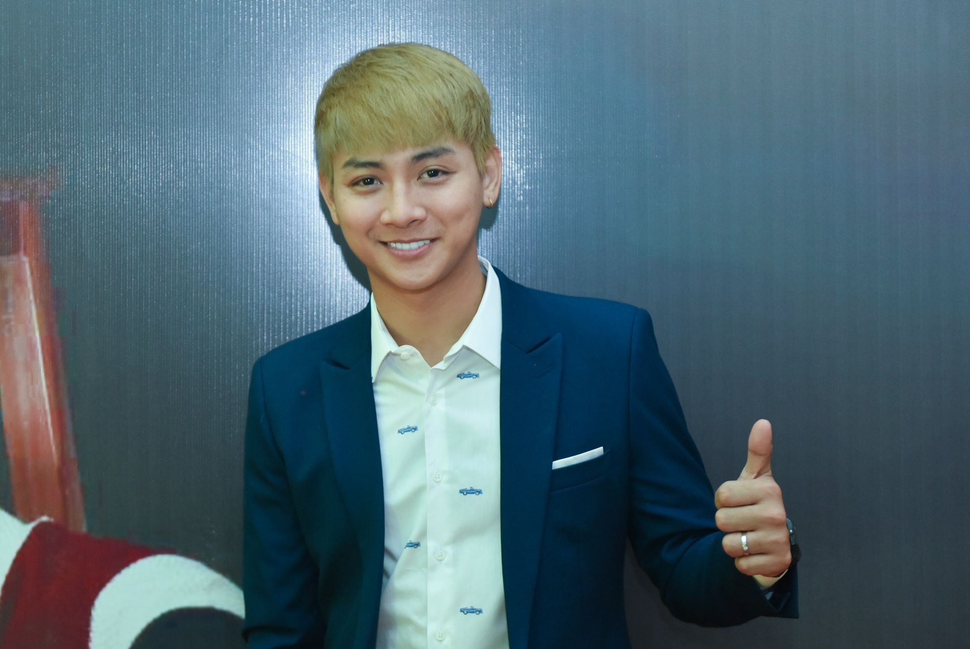 Hoai Lam tu lap hon khi vang cha nuoi Hoai Linh trong phim moi hinh anh
