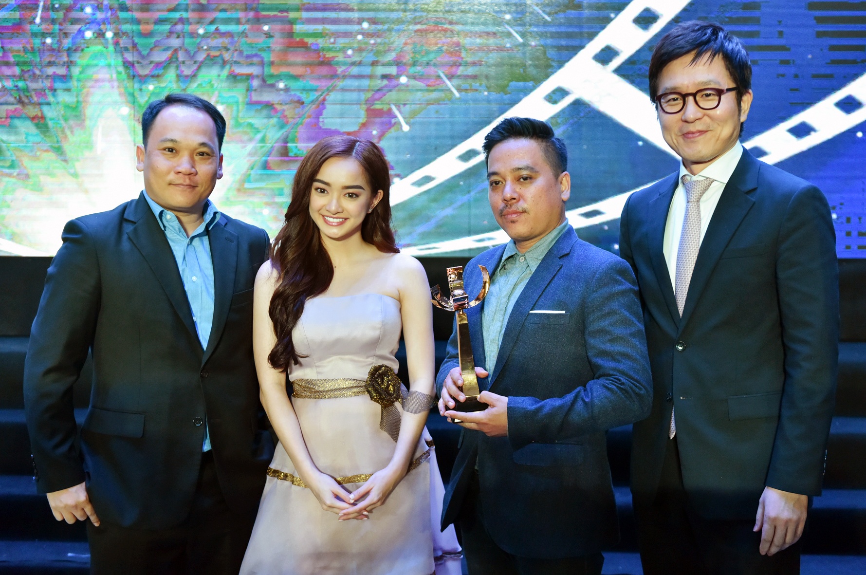 phim Em chưa 18 ảnh 2 phim Em chua 18 anh 2