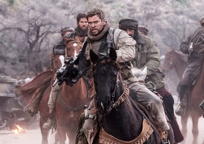 Chris Hemsworth khong the truat ngoi The Rock tai phong ve hinh anh