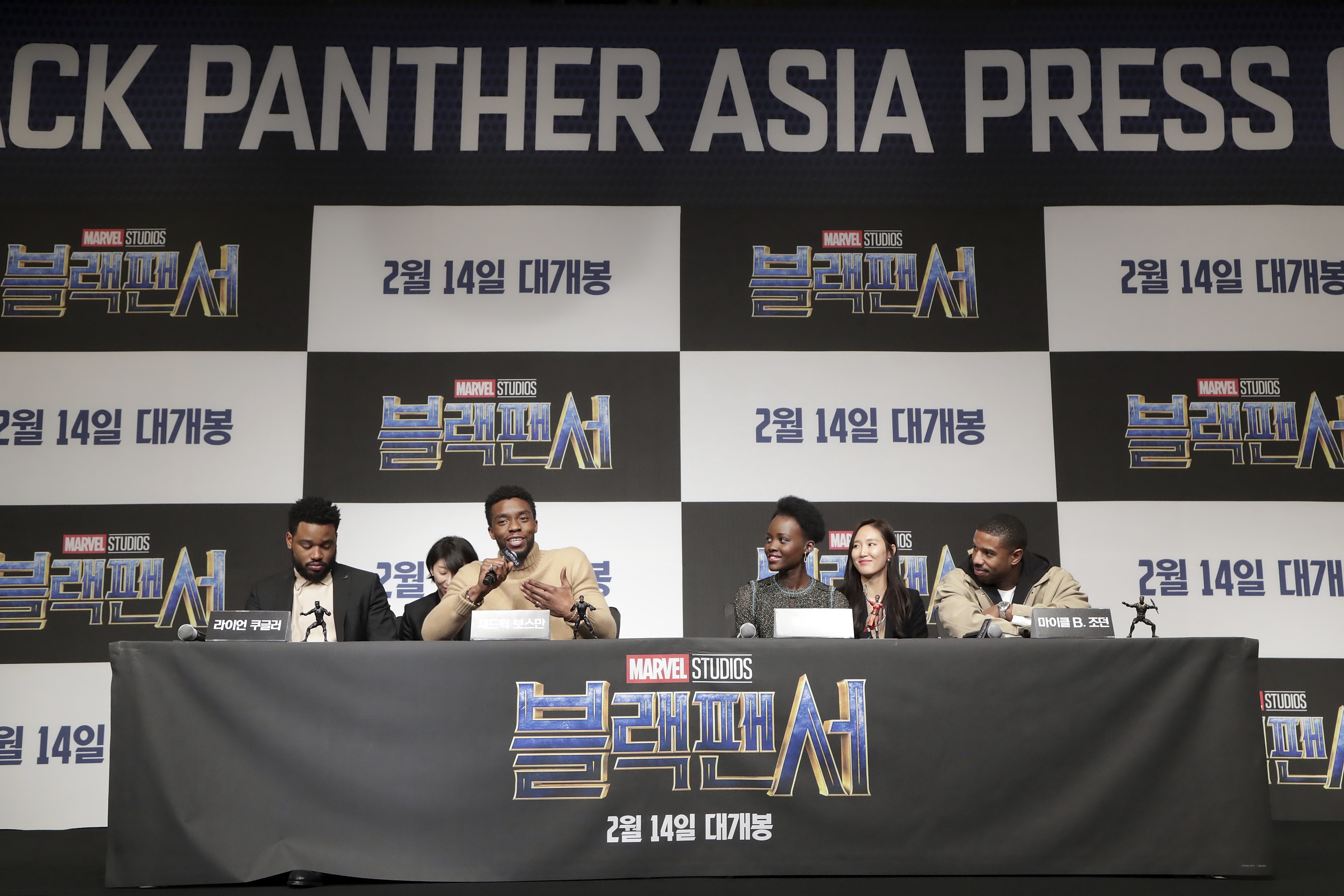 Bau khong khi buoi hop bao 'Black Panther' khu vuc chau A hinh anh