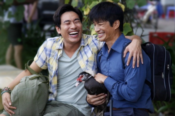 Phim Tet ‘798Muoi’: Khi Dustin Nguyen hoc theo Chau Tinh Tri hinh anh