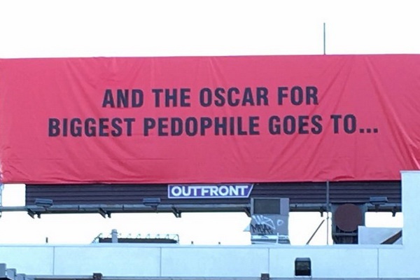 Be boi xam hai tinh duc tai Hollywood bi gieu nhai giua duong pho hinh anh