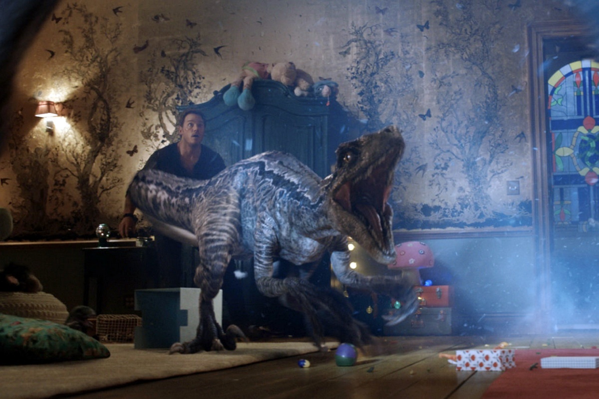 Gioi phe binh chia re vi bom tan ‘The gioi khung long 2’ hinh anh