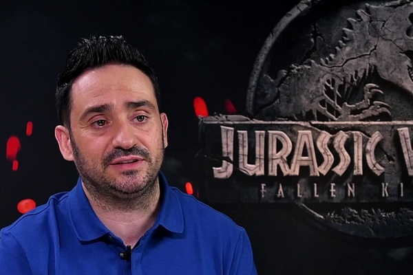 Dao dien J.A. Bayona tra loi phong van Zing.vn hinh anh