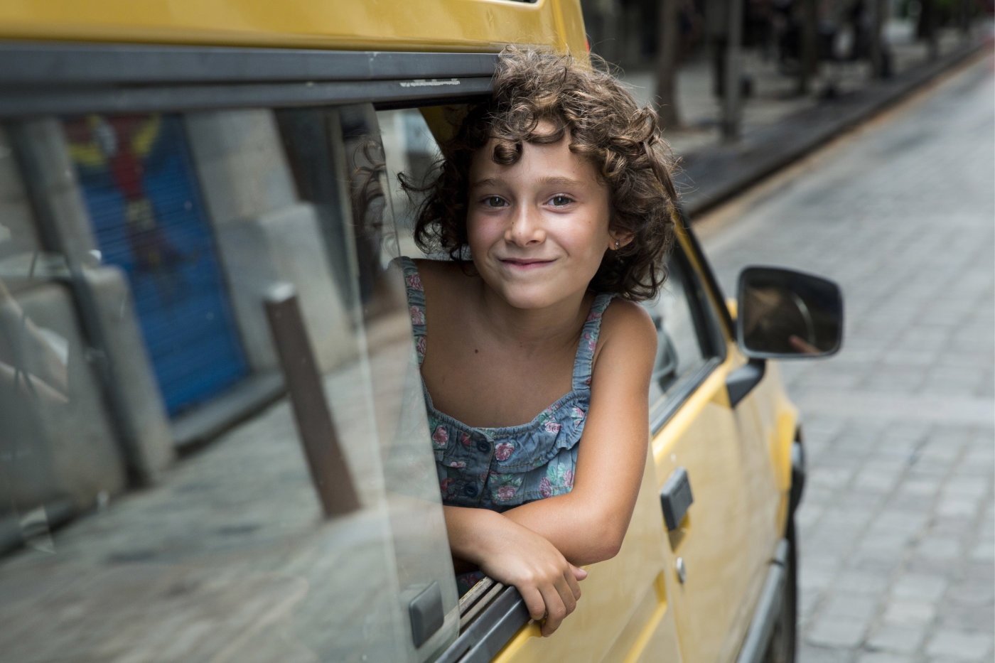 phim Con nha sieu giau chau A anh 5