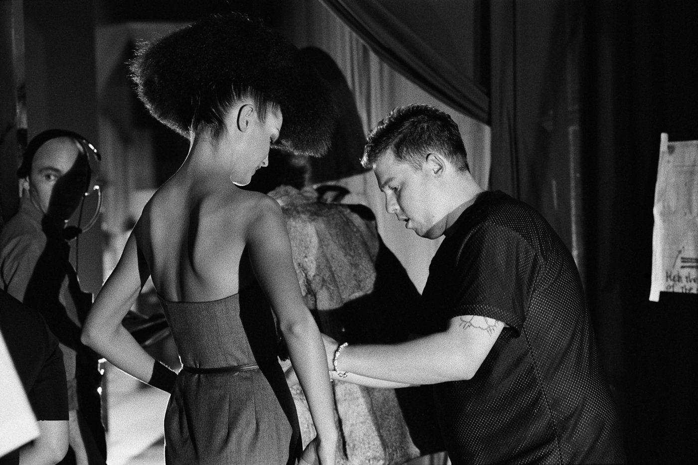 phim Con nha sieu giau chau A anh 6