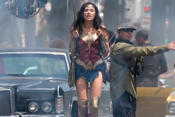 Phim sieu anh hung ‘Wonder Woman 1984’ chinh thuc dong may hinh anh