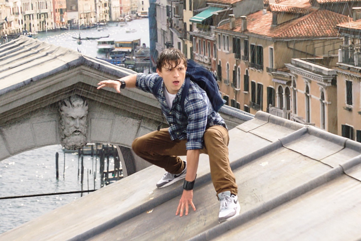 Trailer dau tien bo phim 'Spider-Man: Nguoi Nhen xa nha' hinh anh