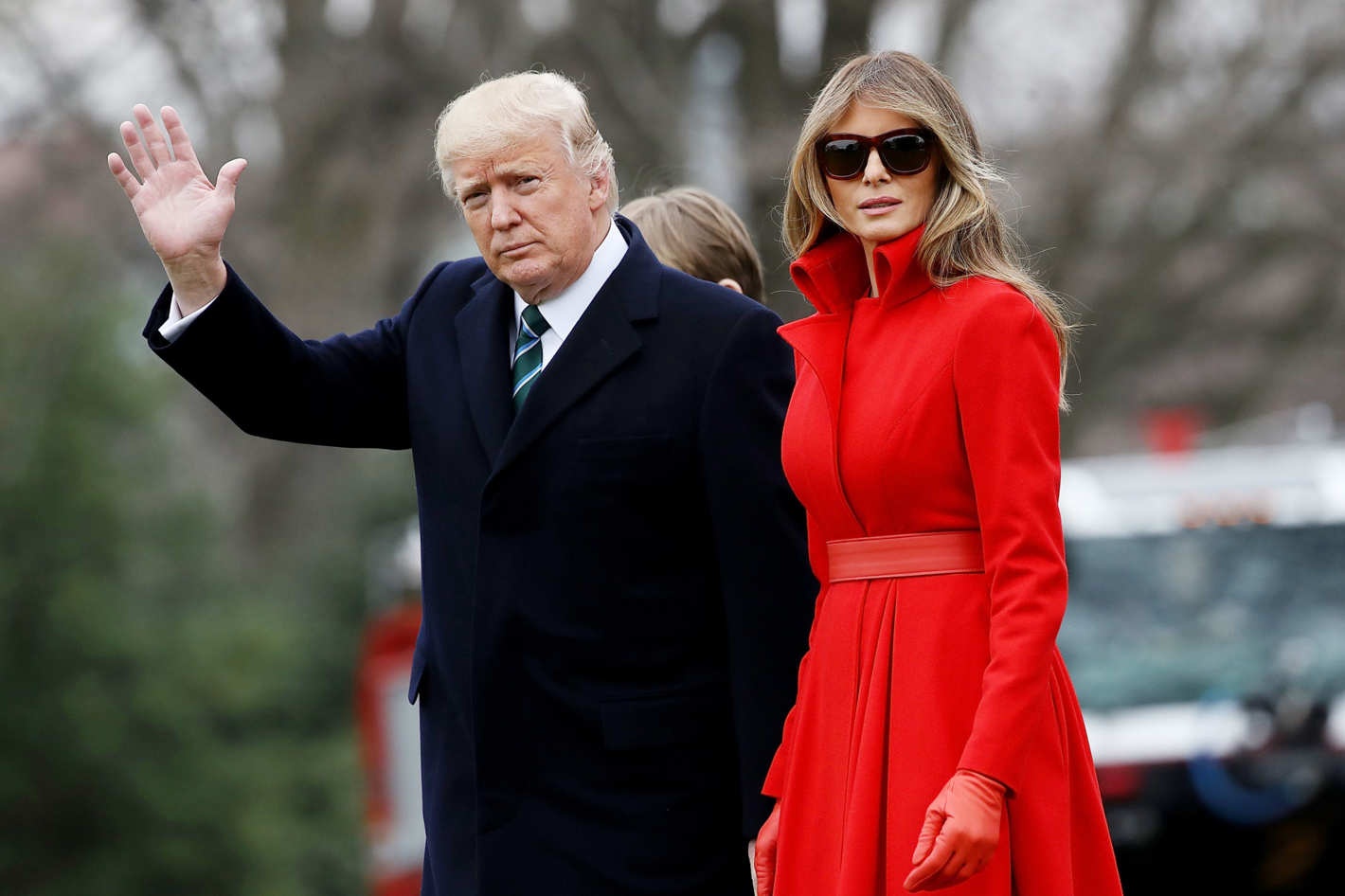 Vo chong Tong thong My Donald Trump cung nhan de cu Mam xoi vang hinh anh