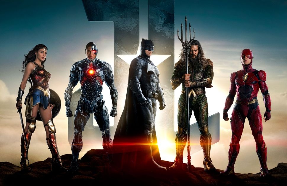 ‘Justice League’ le ra con u am, hoanh trang hon ‘Infinity War’? hinh anh