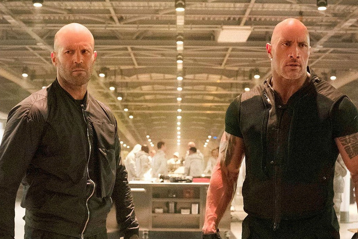 Ngoai truyen ‘Fast & Furious’ tung trailer dien ro, hai huoc, man nhan hinh anh