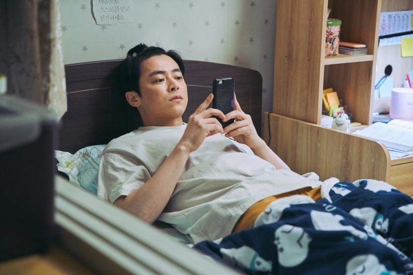 Trailer bo phim 'Loi thoat tren khong' hinh anh