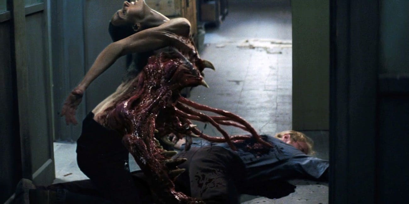 Nhung con quai vat an thit nguoi dang so tren man anh hinh anh