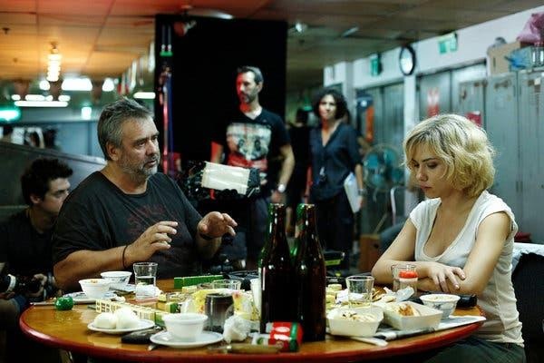 Dao dien ‘Lucy’ phu nhan xam hai tinh duc, thua nhan ngoai tinh hinh anh