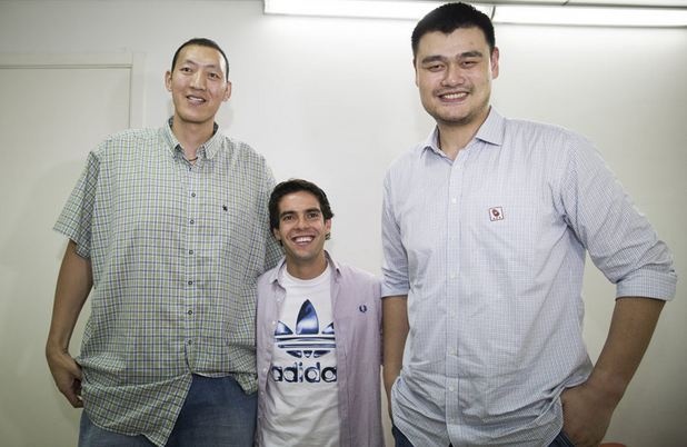 Top 10 VDV the thao cao nhat moi thoi dai hinh anh