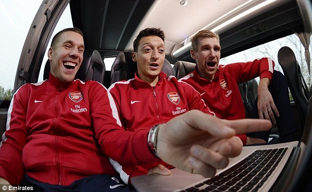 Arsenal mat 3 nha VDTG o tran mo man Premier League hinh anh