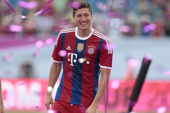 Lewandowski lap cu dup giup Bayern vo dich Telekom Cup hinh anh
