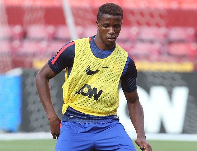 Muon o lai M.U, Zaha phai canh tranh vi tri voi Van Persie hinh anh