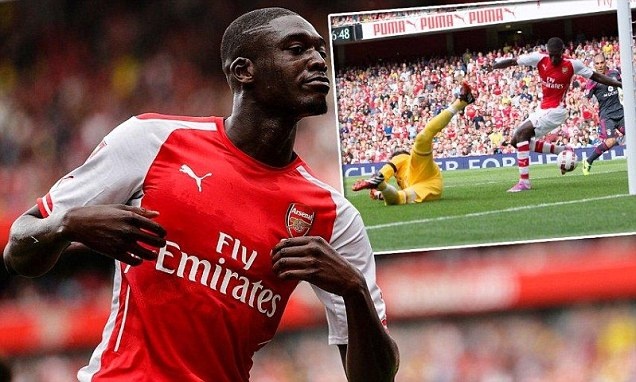 Sat thu 21 tuoi lap poker giup Arsenal huy diet Benfica hinh anh