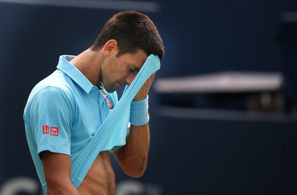 Djokovic lai thua soc sau khi lay vo hinh anh