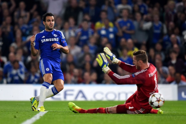 Chelsea bi cam hoa: Fabregas sam vai nguoi hung va toi do hinh anh