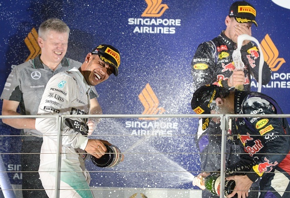 Rosberg 'mat dien', Hamilton leo len ngoi dau BXH hinh anh