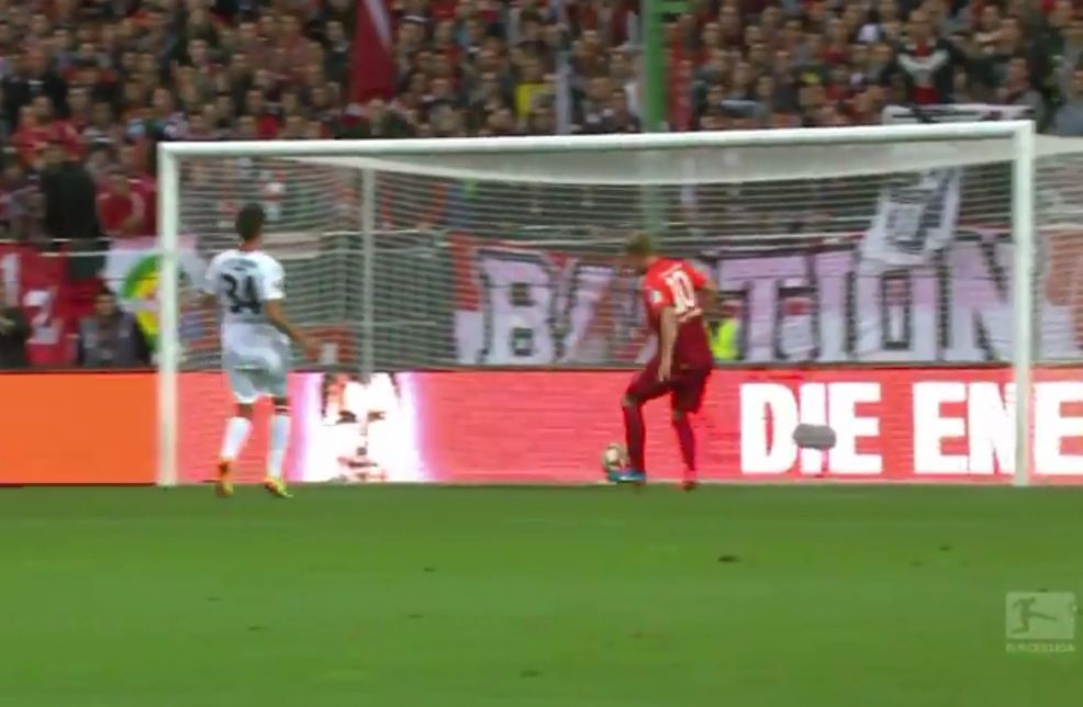 Tinh huong bo lo kho tin cua tien dao Philipp Hofmann hinh anh