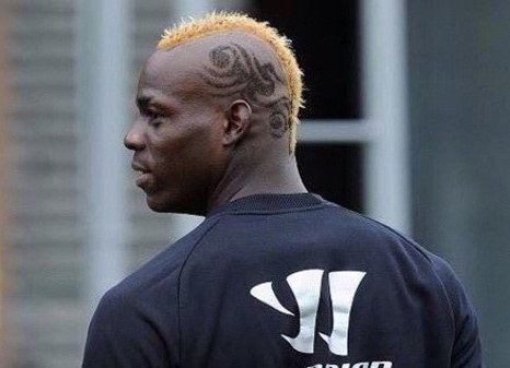 Balotelli khoe toc sieu di doa nat hang thu Everton hinh anh