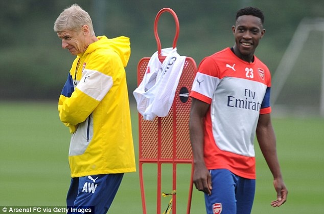 Welbeck se lam tat ca de Wenger duoc vui hinh anh
