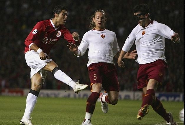 10 that bai kinh hoang cua cac dai gia tai Champions League hinh anh