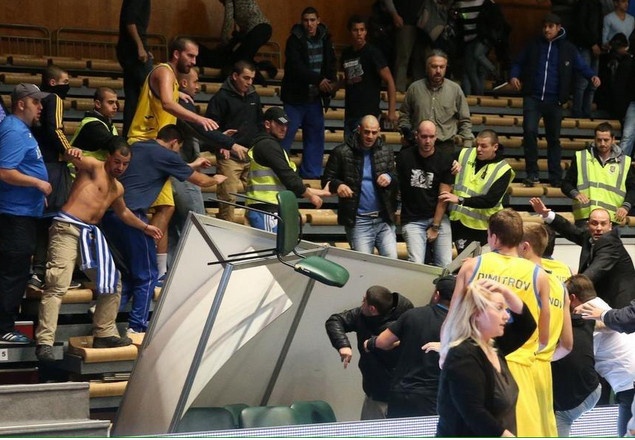 Man hon chien giua CDV Levski Sofia va Partizan Belgrade hinh anh