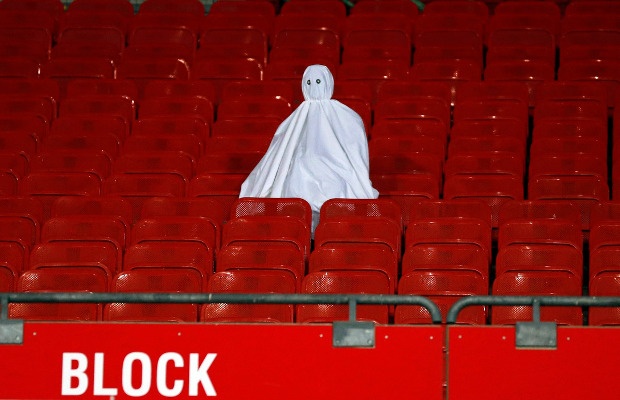 Bong ma xuat hien trong tran dau bong da hinh anh