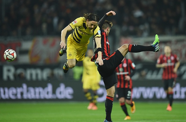 Lich thi dau 5/12: Dortmund vung vay khoi vi tri bet bang hinh anh