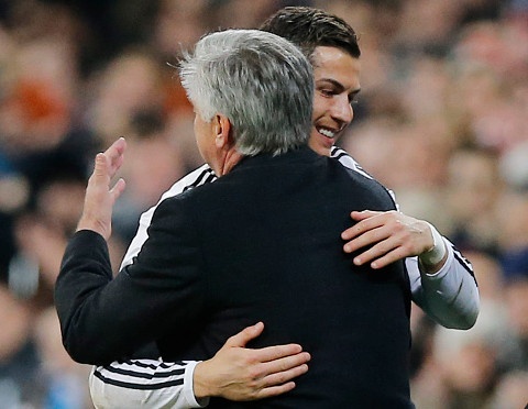 Ancelotti tang boc Ronaldo sau khi Real tiep mach ky luc hinh anh