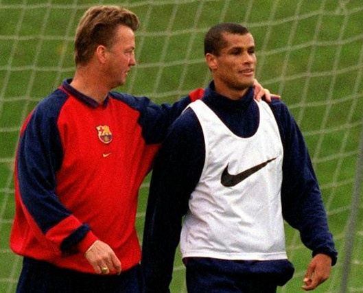 5 sai lam lon nhat nghiep cam quan cua HLV Van Gaal hinh anh