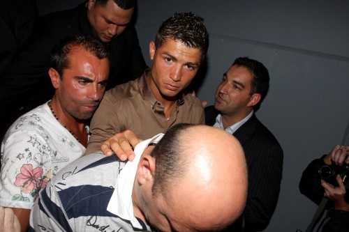 Ve si cua Ronaldo khien trong tai bien ta hoa hinh anh