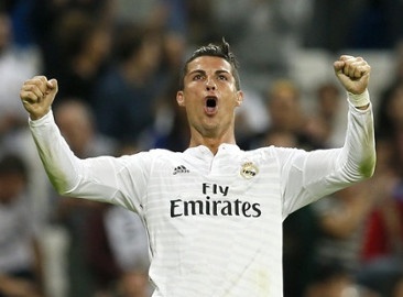 Ronaldo vuot Messi tro thanh cau thu xuat sac nhat the gioi hinh anh