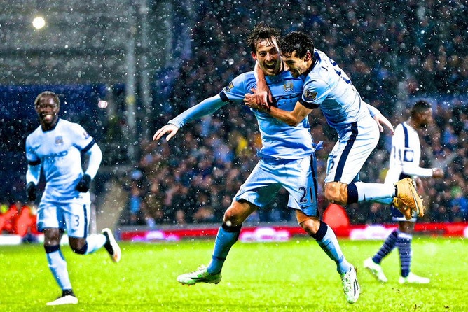 Man City ha West Brom 3-1 nho 'tang qua' it hon doi thu hinh anh