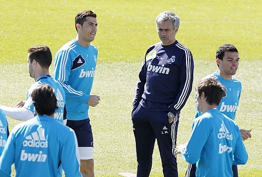 Hoc tro cu muon Mourinho ngam mieng hinh anh