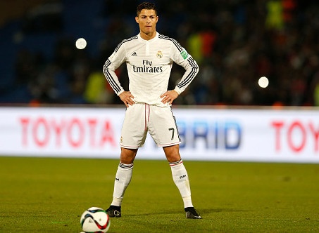 Ronaldo dat cot moc san ban moi trong su nghiep hinh anh