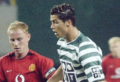 Nhung khoanh khac hiem hoi cua Ronaldo o tuoi 16 hinh anh