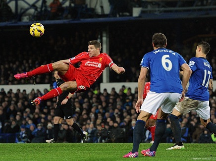 Everton 0-0 Liverpool: Ngay thieu may man cua Gerrard hinh anh
