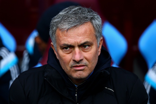 Mourinho de dat du bo xa Man City toi 7 diem hinh anh