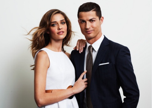 Ronaldo tuoi tan ben nu sieu mau xinh dep hinh anh