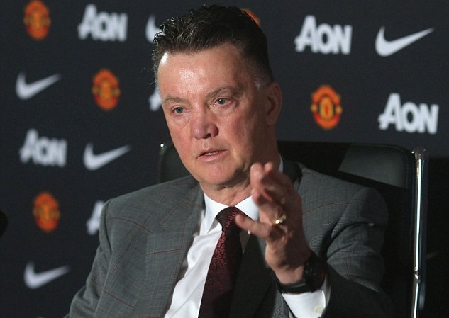 Van Gaal: ‘Toi van chua tim ra so do tot nhat cho M.U’ hinh anh