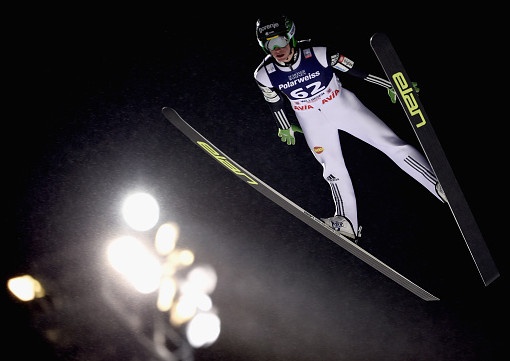 Man bay nguoi xa 250 m pha ky luc the gioi hinh anh