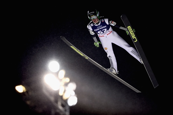 Man bay nguoi xa 250 m pha ky luc the gioi mon Ski Jumping cua Peter Prevc hinh anh