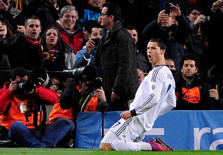 San Nou Camp co the bi dong cua vi de cule che nhao Ronaldo hinh anh